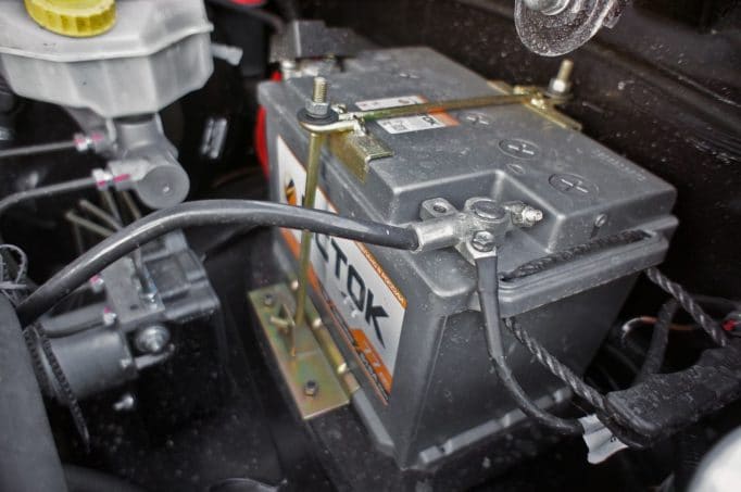 Как правильно подключить новый аккумулятор к автомобилю