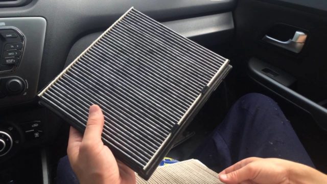 Замена салонного фильтра в KIA Sportage 3