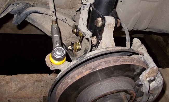 Изношенный рулевой наконечник