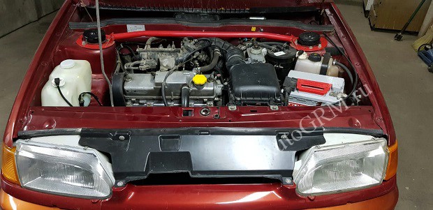 ВАЗ 2114 под капотом.