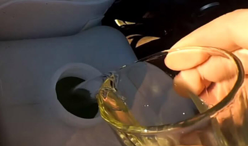 Замёрз бачок омывателя: что делать