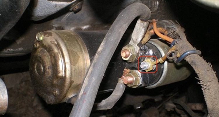 Болты на стартере авто