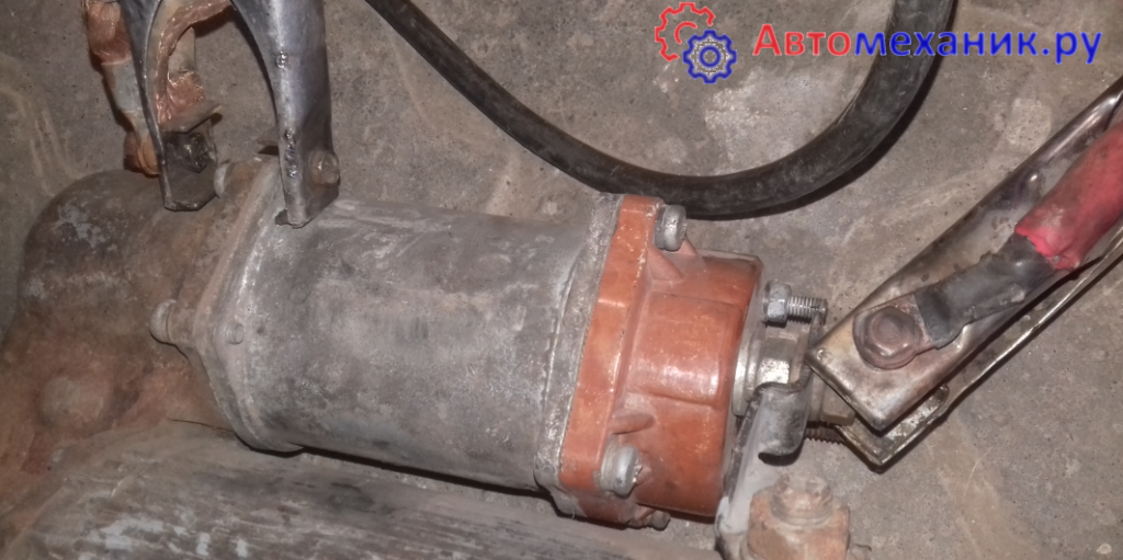  щелкает реле стартера но стартер не крутится