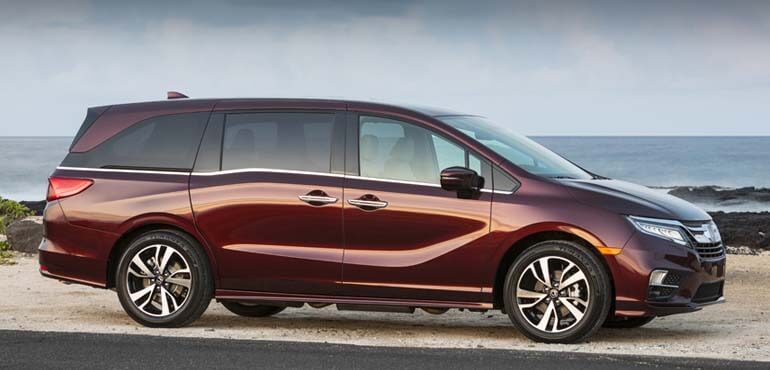 7 местный автомобиль