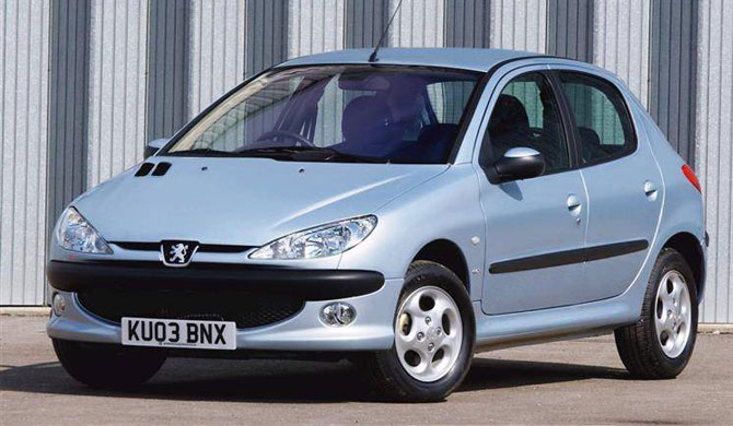 Peugeot 206 - экономичный