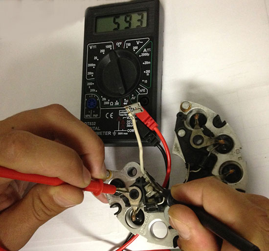 Как найти утечку тока в автомобиле мультиметром