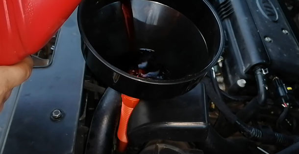 долить свежее масло заливка масла