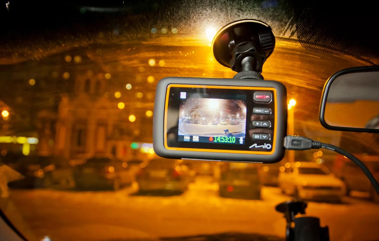 Видеорегистраторы с качественной ночной съемкой