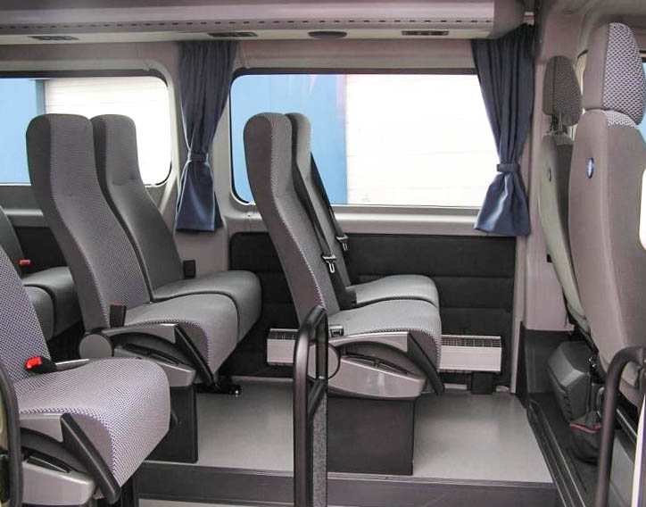 В салоне микроавтобуса В салоне микроавтобуса