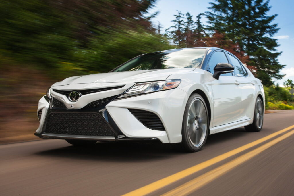 Лучшие авто С класса с пробегом: рейтинг 28 самых комфортных автомобилей среднего класса