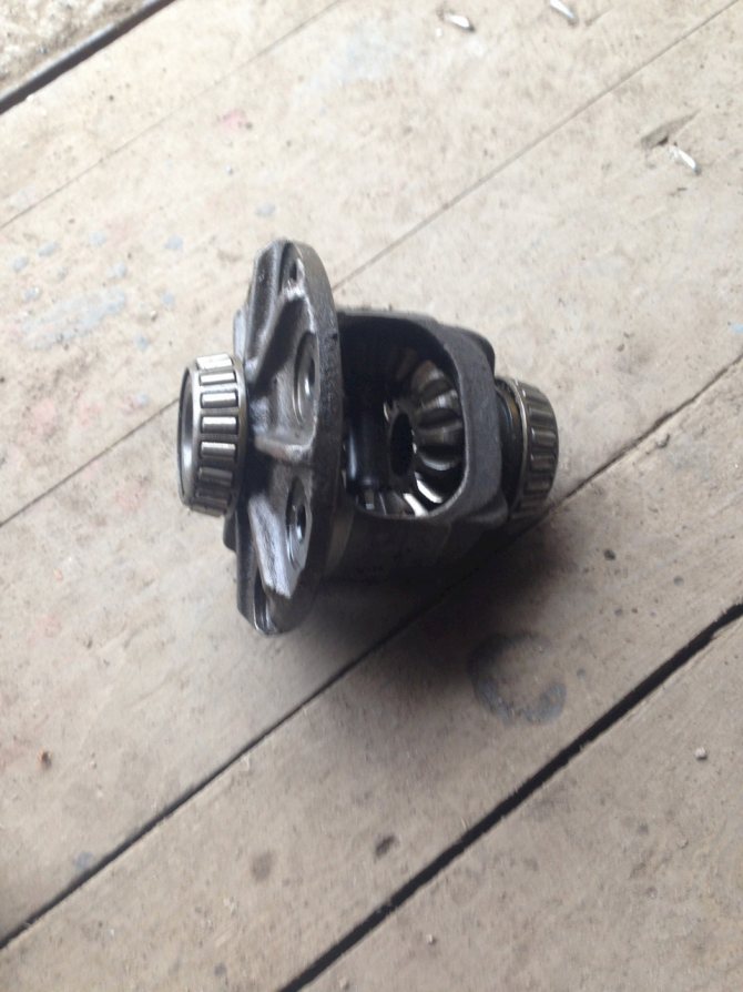 Как снять редуктор заднего моста у Нивы Шевроле