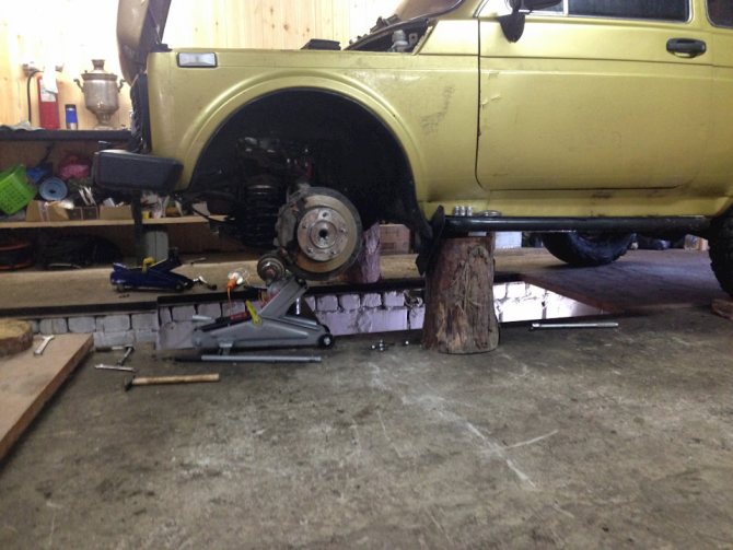 Как снять редуктор заднего моста у Нивы Шевроле