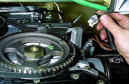 Датчик положения дроссельной заслонки Шевроле Нива: неисправности и процесс замены