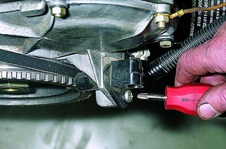 Датчик положения дроссельной заслонки Шевроле Нива: неисправности и процесс замены