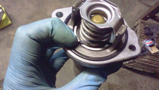 Снятие и установка радиатора отопителя