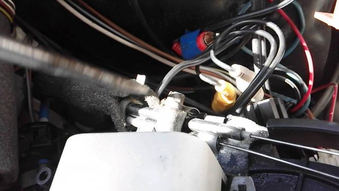 Снятие и установка радиатора отопителя