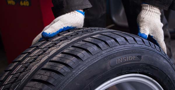 Направление шин при установке, как определить направление вращения шины