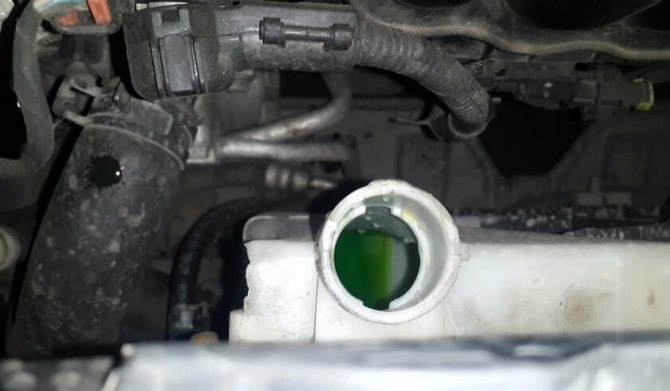 Антифриз на Хендай Солярис - долив, подбор, замена своими руками