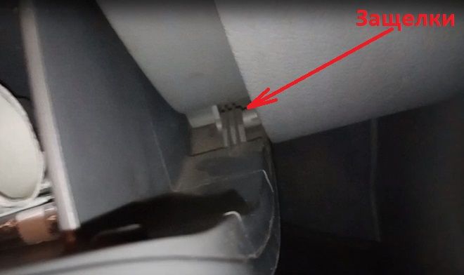 Как поменять салонный фильтр на Киа Рио 1