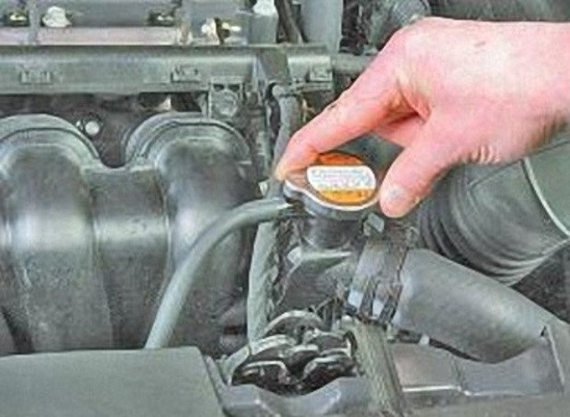 Отвинтить крышку