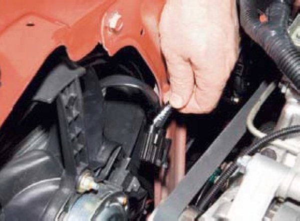 Как снять и заменить радиатор охлаждения Нива Шевроле