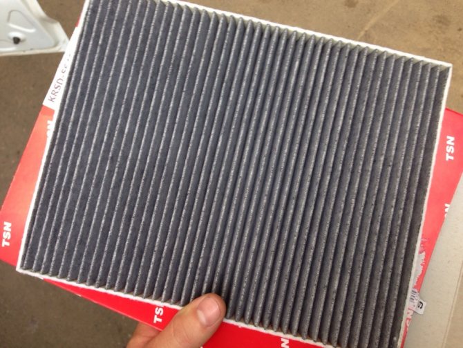 Замена салонного фильтра в KIA Sportage 3