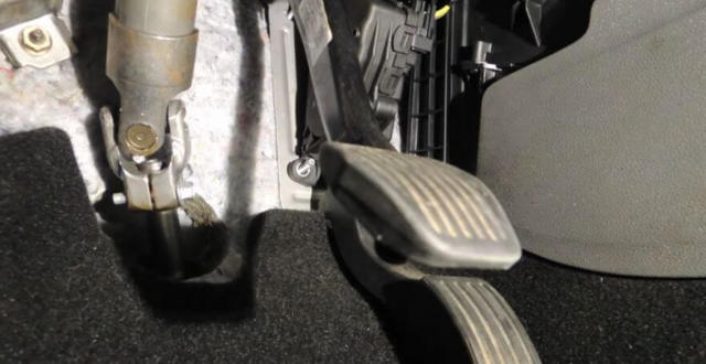 Салонный фильтр на Форд Фокус 2: где находится, замена