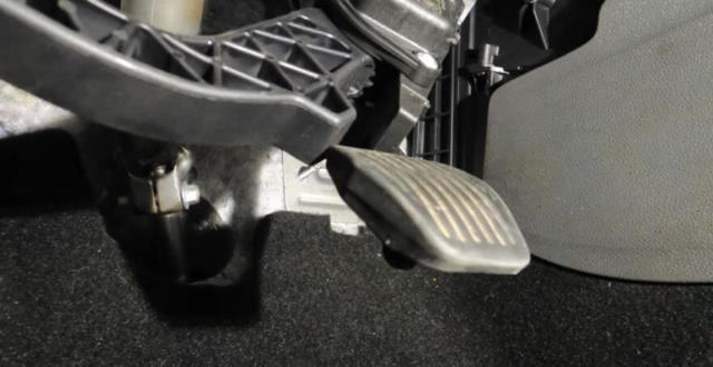 Салонный фильтр на Форд Фокус 2: где находится, замена