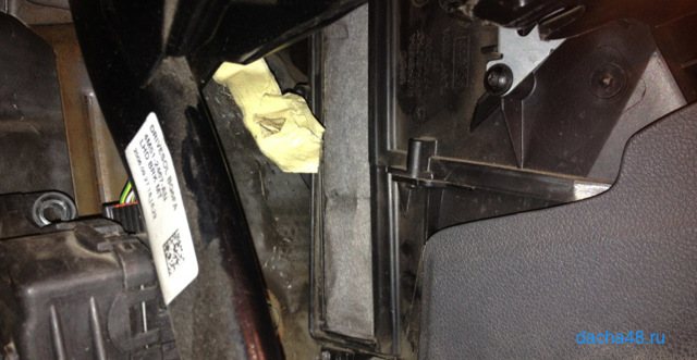 Салонный фильтр на Форд Фокус 2: где находится, замена