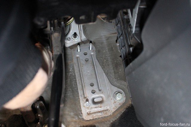 Салонный фильтр на Форд Фокус 2: где находится, замена