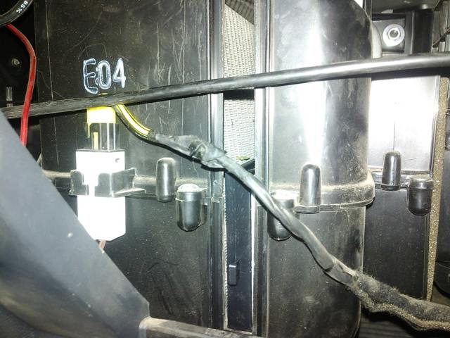 Салонный фильтр Hyundai Getz: где находится, замена