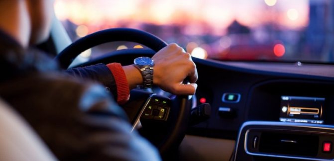 стук при повороте руля в движении