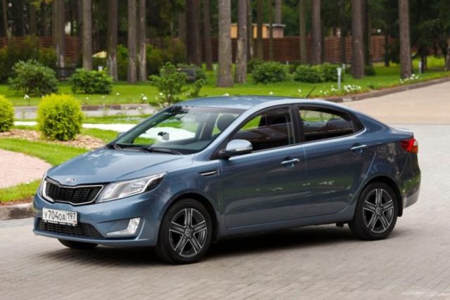 Воздушный фильтр Киа Рио 3: где находится, замена