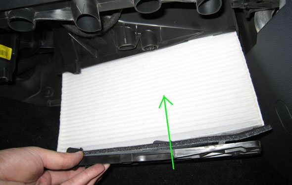 Замена салонного фильтра в Hyundai Accent