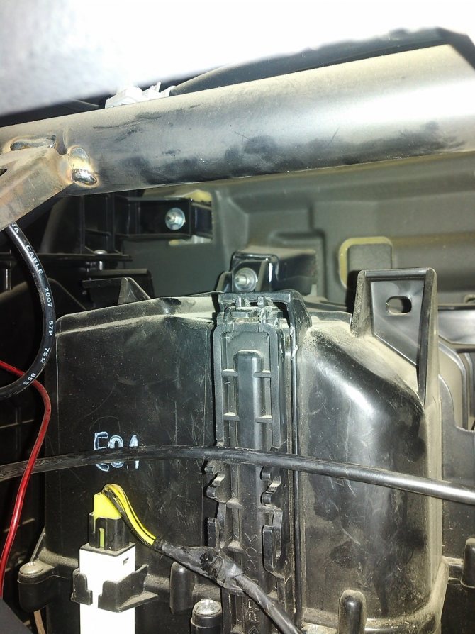 Замена салонного фильтра Хендай Гетц