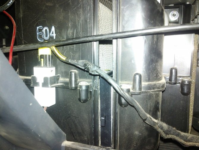 Замена салонного фильтра Хендай Гетц