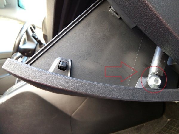 Замена салонного фильтра