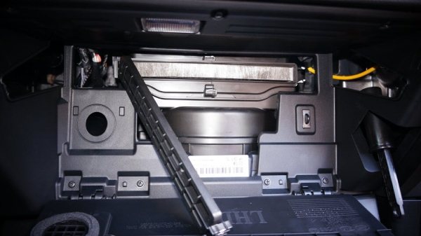 Замена салонного фильтра