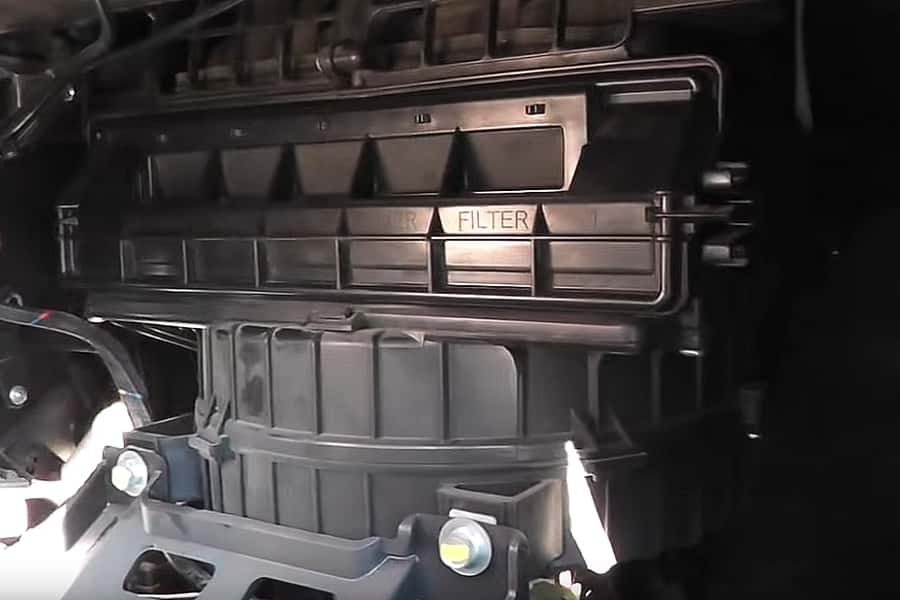 Замена салонного фильтра в KIA Sportage 3